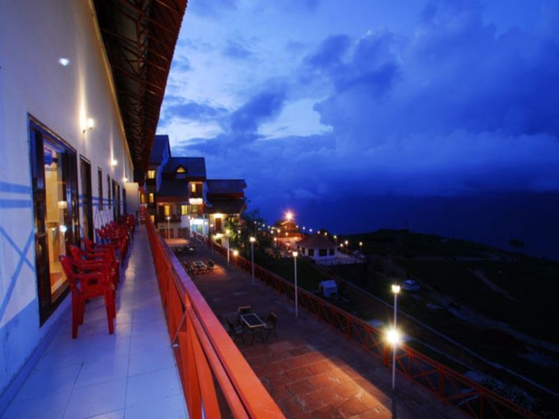 Clifftop Club Auli Joshīmath Kültér fotó