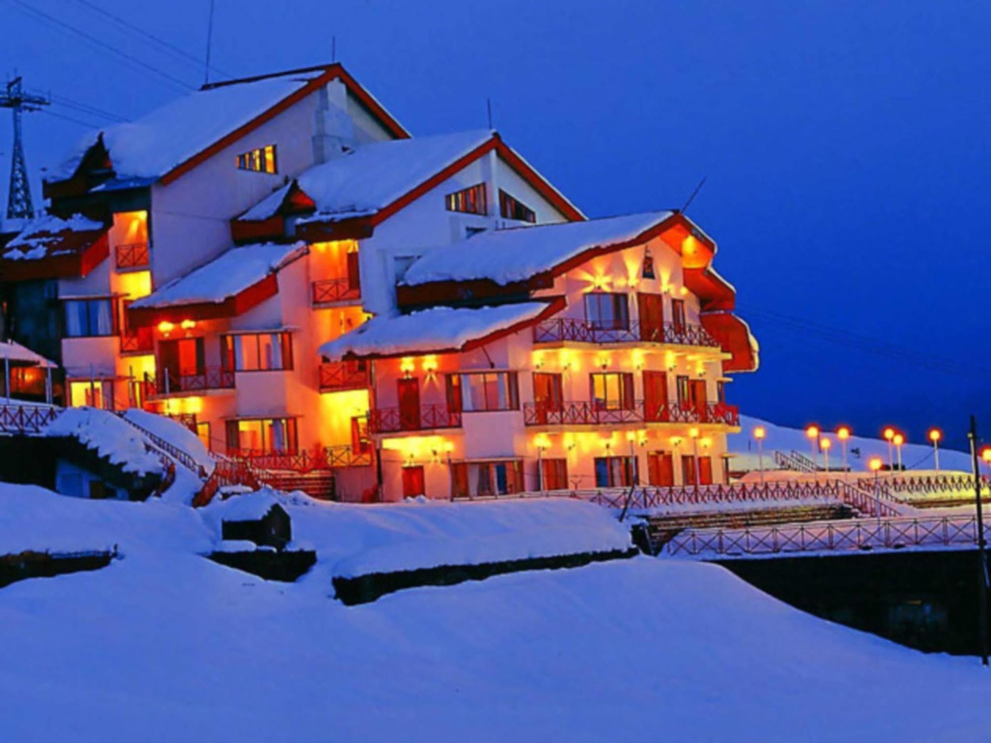 Clifftop Club Auli Joshīmath Kültér fotó